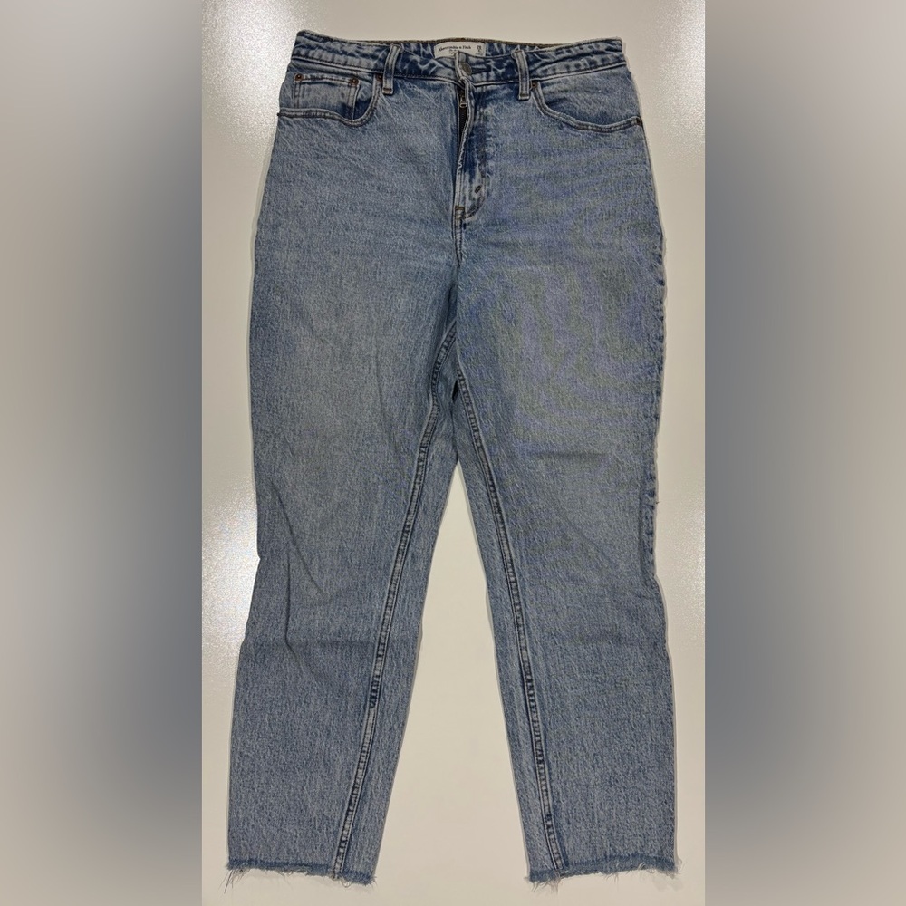 Abercrombie & Fitch Women's The Mom High Rise Light Blue Jeans Size 6/28